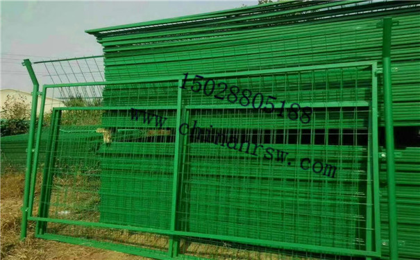 公路护栏网特点